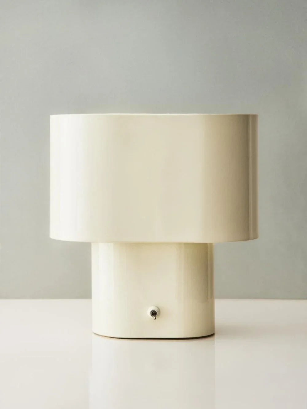 Zara CORDLESS IRON TABLE LAMP
